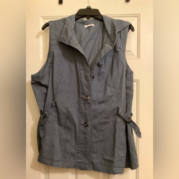 Plus Size Quilted Yoke Vest - Indigo Ash - Picture 2 of 4